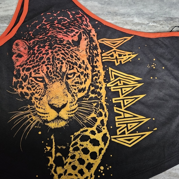 Def Leppard One-Shoulder Crop Top XXL NWT - Picture 2 of 6
